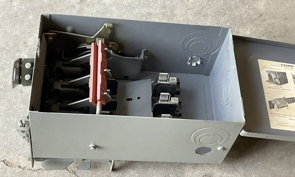 Square D PQ-3603 Busway Switch - Image 11