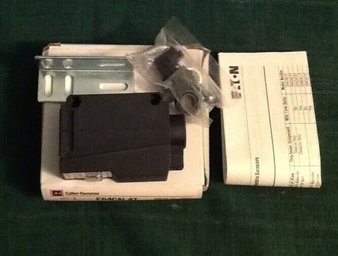 Cutler-Hammer E64CAL4T Photoelectric Thru-Beam Source 16-240 VAC/VDC