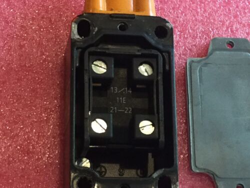 Siemens 3SE2-120-1D Roller Switch - Image 2