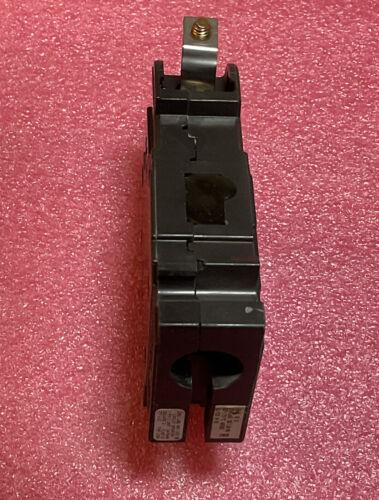 Square D EHB14030 Circuit Breaker - Image 4