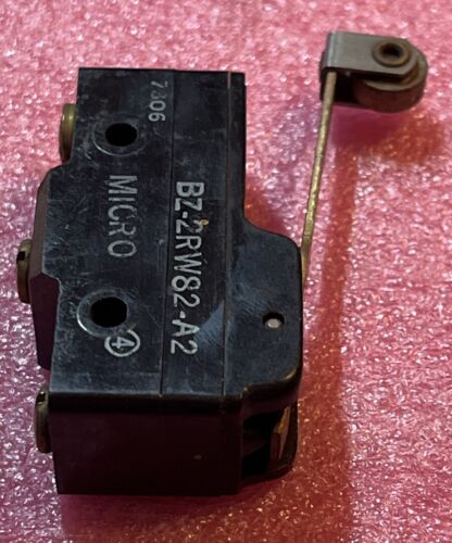 Micro Switch BZ-2RW82-A2 Roller Level - Image 3