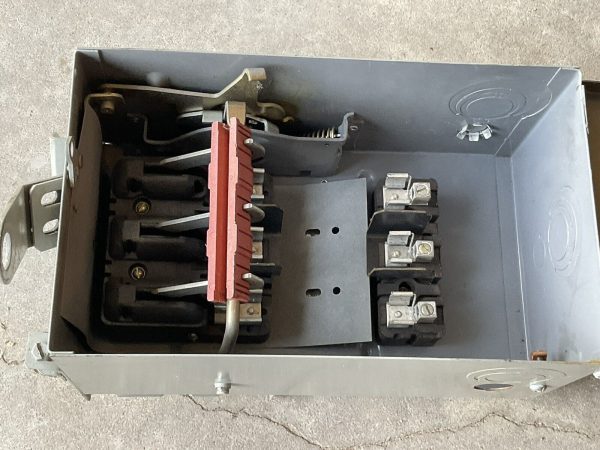 Square D PQ-3603 Busway Switch - Image 8
