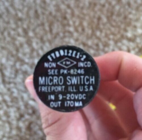 Honeywell / Micro Switch Proximity Switch FYBD12E1-2 - Image 2