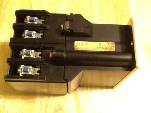 Cutler-Hammer ARD440L Solid State Relay 24VDC Coil, 600VDC - Image 4
