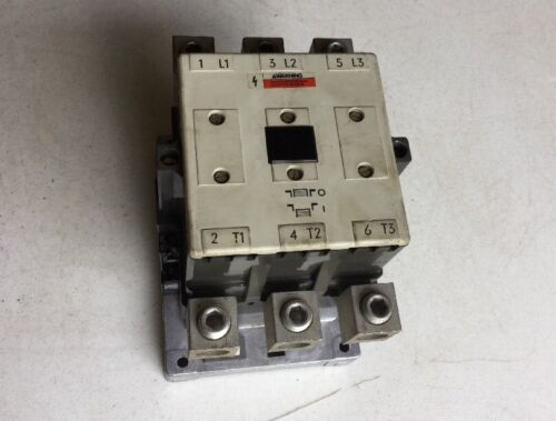 Siemens-Allis CXL40*3E , 3 Poles 135A 600V Contactor