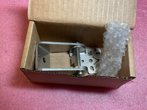 Cognex IS2000M-110-30-125 With Cables And Mounting Bracket - Image 10