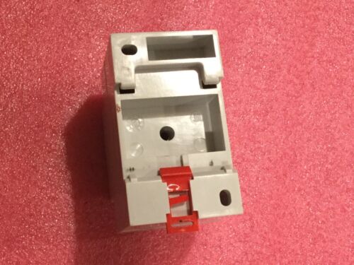 Din Mounted Socket With Cord - Image 3