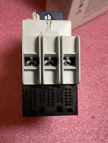 Allen Bradley 140UT-D7D3-C15 Motor Protector/Circuit Breaker - Image 9