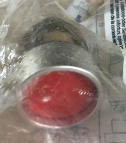 Allen-Bradley 800EM-FA4 Red Alternate Action Push Button - Image 2