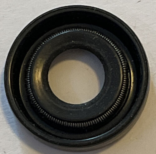 National 351028 Oil Seal - Image 3