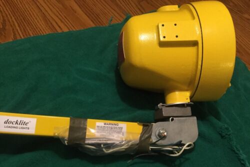 Phoenix Docklite Loading Light DLX-150N For Hazardous Locations - Image 4