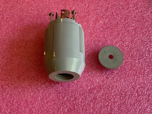 Arrow Hart 7567N Autogrip Plug 15A 125V 3Pole 3Wire