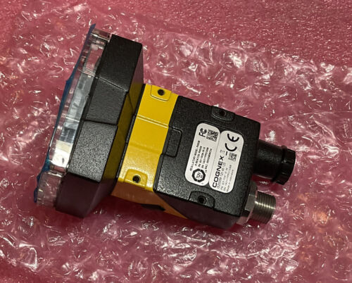 Cognex IS2000M-120-40-125 With Cables And Mounting Bracket