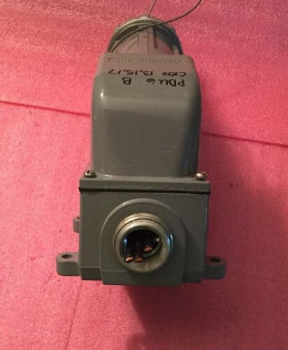 Russelstoll 7428-78 Receptacle With Base 60A 250V/600Vac - Image 2