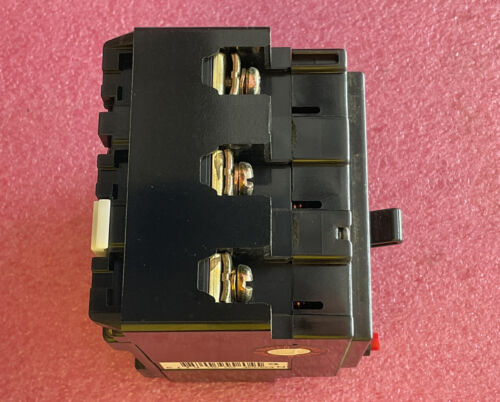 Fuji Electric EG33F 20Amp Circuit Breaker - Image 5