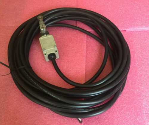 Omron Limit Switch WLCA2-2RP60U - Image 4