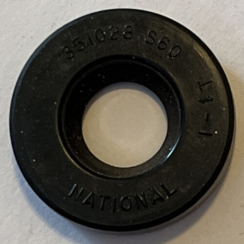 National 351028 Oil Seal - Image 2
