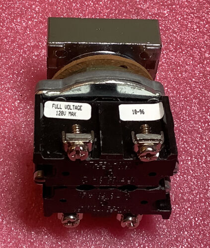 Cutler Hammer E30CS Compact Pushbutton - Image 3