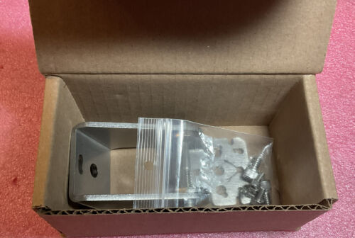 Cognex IS2000M-120-40-125 With Cables And Mounting Bracket - Image 9