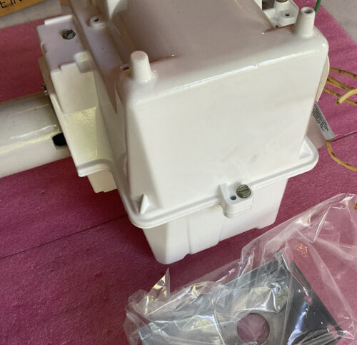Hubbell BL-A350W8-WH Superbay Ballast - Image 3