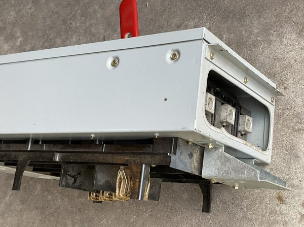 GE Spectra ADS32200HM 200A 240V 3PH Fusible Main Switch Unit - Image 11