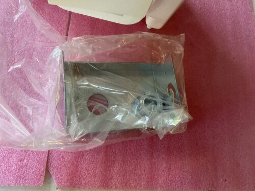 Hubbell BL-A350W8-WH Superbay Ballast - Image 7
