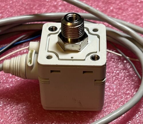 SMC ZSE40-T1-22L Vacuum Pressure Switch - Image 6