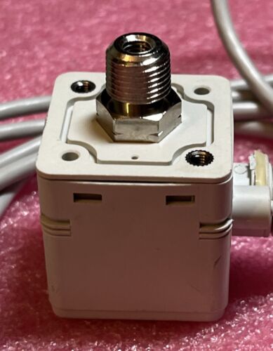 SMC ZSE40-T1-62L Vacuum Pressure Switch - Image 4