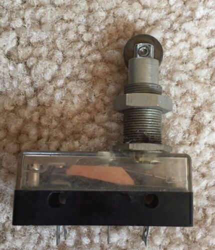 Kissling PB1-101-302-908/ 250v 10A - Image 2
