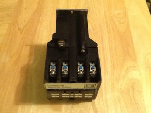 Cutler-Hammer ARD440L Solid State Relay 24VDC Coil, 600VDC - Image 3