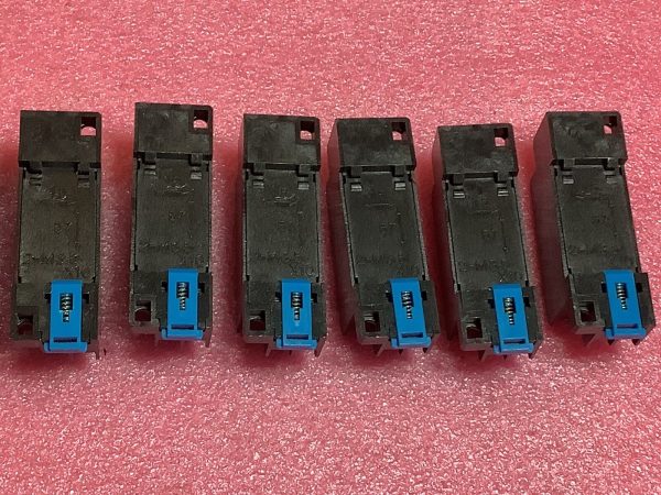 Lot Of 10 DYF08A Relay Socket Base - Image 6