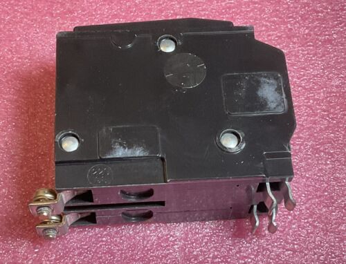 Square D QOB240 Circuit Breaker 2-pole 40A - Image 3