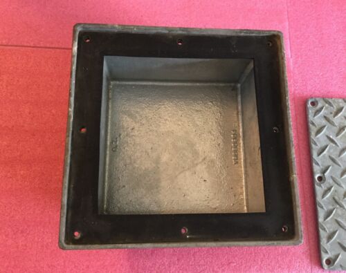 O-Z Gedney YR080804 Cast Iron Outside Flanged Recessed Cover Box