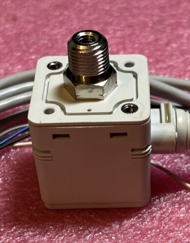 SMC ZSE40-T1-22L Vacuum Pressure Switch - Image 7