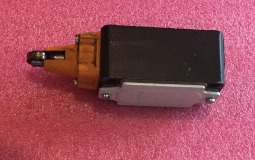 Siemens 3SE2-120-1D Roller Switch - Image 6