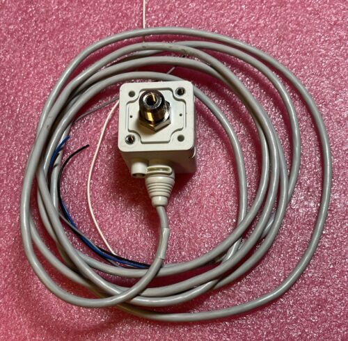 SMC ZSE40-T1-22L Vacuum Pressure Switch - Image 4