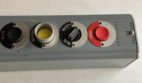 Cutler Hammer 10250H4203A Pushbutton Station - Image 3