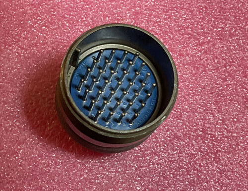 Amphenol MS3101A28-21P Connector - Image 2