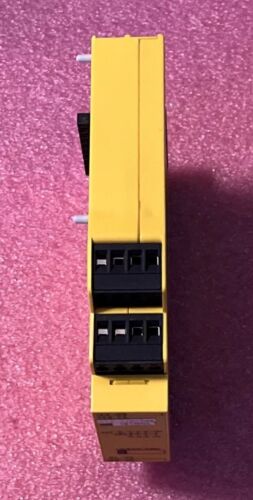 Sick 6026144 UE410-2R03 Safety Relay - Image 9