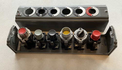 Cutler Hammer 10250H4203A Pushbutton Station - Image 4